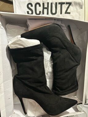 New SCHUTZ Black Suede Pointed-Toe Stiletto Booties